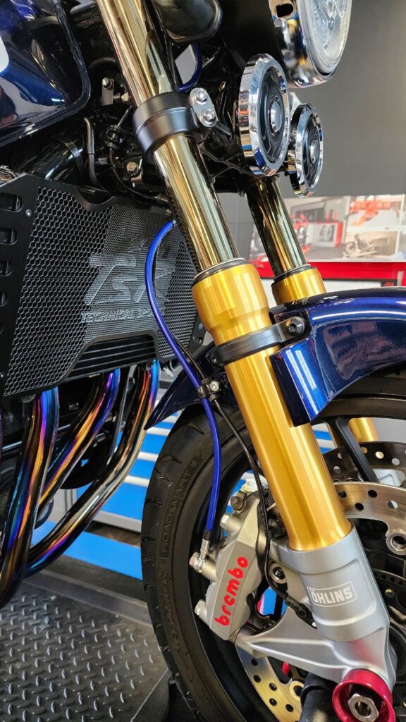 正規品／スウェッジライン CB1300スーパーフォア（CB1300SF) フロントホース＆クラッチホース セット ホースエンド：ステンレス ホースカ… 正規品／スウェッジライン CB1300スーパーフォア（CB1300SF) フロント